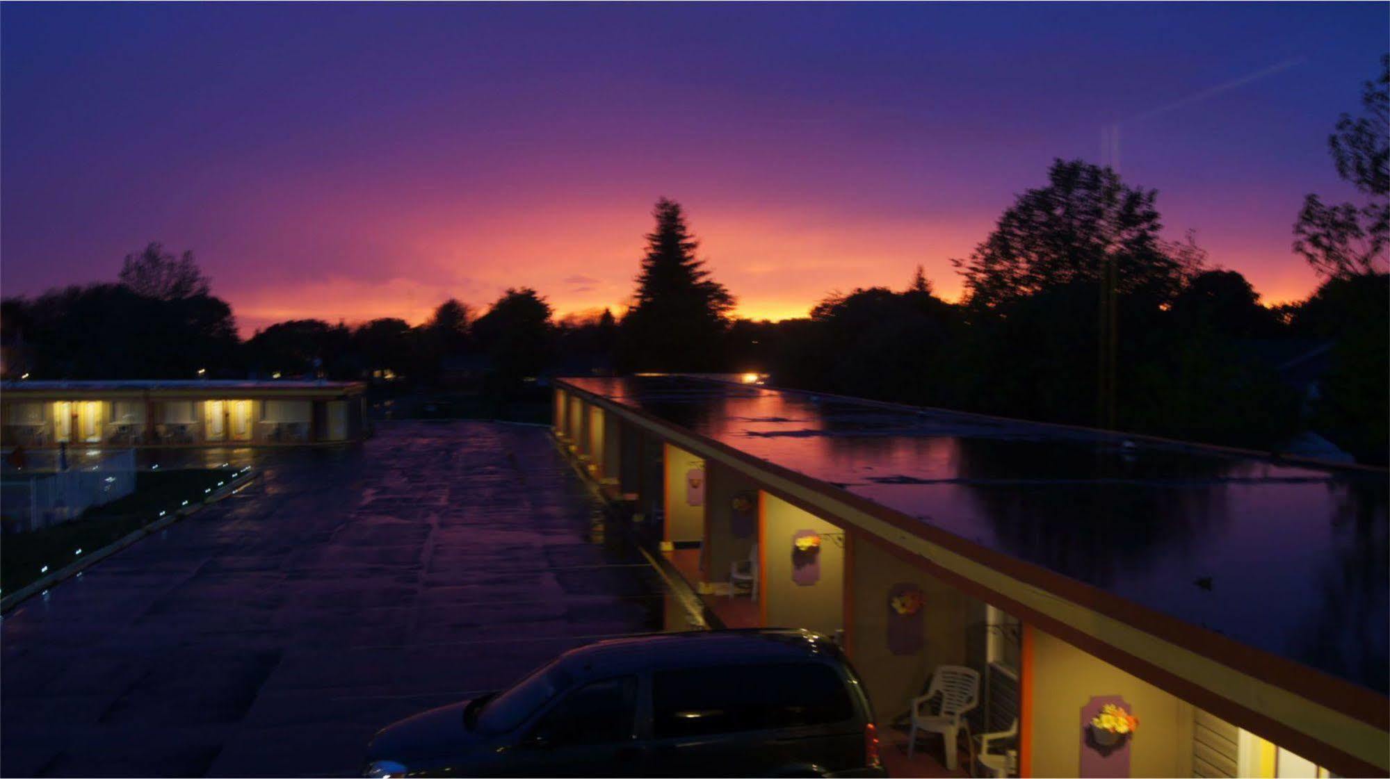Harmony Inn Goderich Exterior photo